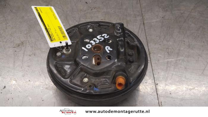 Remtrommel achter van een Opel Rocks-e Electric 2023