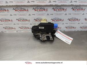 O172369 Gebruikte portierslot mechaniek 4deurs rechts-voor Volkswagen Polo