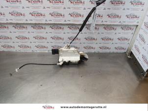 O172389 Gebruikte deurslot mechaniek 2deurs links Peugeot Partner