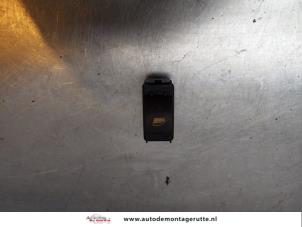 O172402 Gebruikte elektrisch raam schakelaar Peugeot Partner
