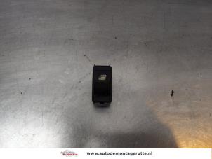 O172403 Gebruikte elektrisch raam schakelaar Peugeot Partner