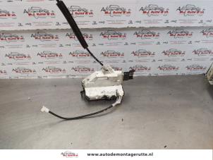 O172404 Gebruikte slotmechaniek portier 2deurs rechts Peugeot Partner