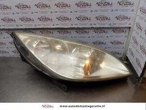 O172415 Gebruikte rechter koplamp Mitsubishi Colt