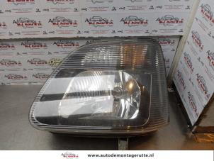 O172470 Gebruikte koplamp links Opel Agila