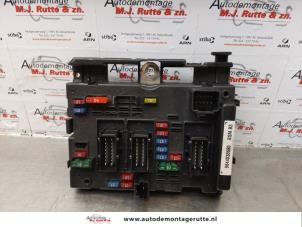 O172472 Gebruikte zekeringkast Peugeot 206