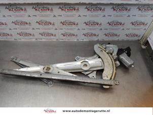O172506 Gebruikte ruitmechaniek 4deurs links-voor Daihatsu Trevis