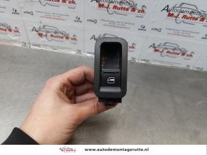 O172520 Gebruikte elektrisch raam schakelaar Volkswagen Polo