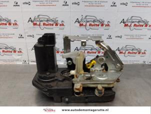 O172580 Gebruikte slotmechaniek portier 4deurs rechts-voor Hyundai I10