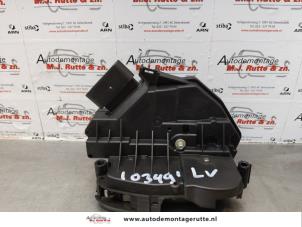 O172588 Gebruikte deurslot mechaniek 4deurs links-voor Ford Focus