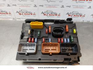 O172664 Gebruikte zekeringkast Peugeot 307