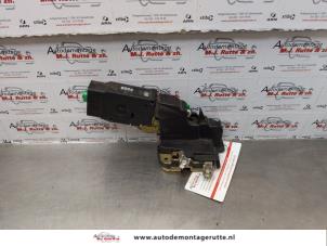 O172699 Gebruikte slotmechaniek portier 4deurs links-voor Volvo V40