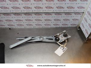 O172702 Gebruikte raammechaniek 4deurs rechts-voor Toyota Yaris
