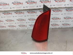 O172799 Gebruikte achterklep reflector links Mercedes Vito