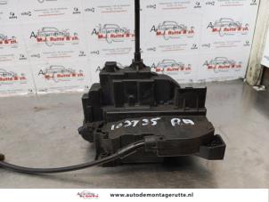 O172824 Gebruikte slotmechaniek portier 4deurs rechts-achter Renault Grand Scenic