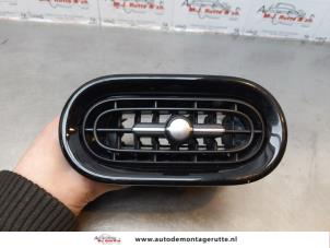 O172841 Gebruikte luchtrooster dashboard Kia Picanto