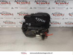 O172737 Gebruikte portierslot mechaniek 4deurs rechts-voor BMW 3-Serie