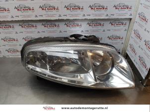 O172918 Gebruikte rechter koplamp Alfa Romeo GT