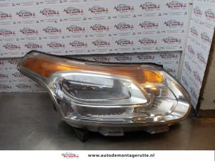O172923 Gebruikte koplamp rechts Citroen C3 Picasso