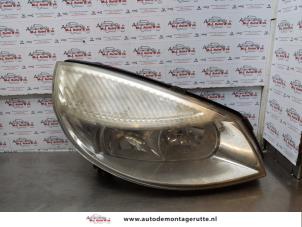 O172965 Gebruikte rechter koplamp Renault Grand Scenic