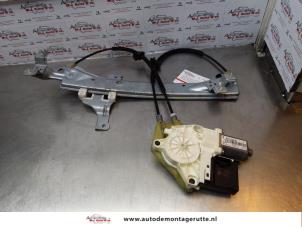 O173025 Gebruikte ruitmechaniek 4deurs links-achter Renault Megane