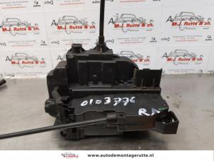 O173036 Gebruikte deurslot mechaniek 4deurs rechts-achter Renault Megane