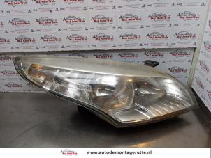 O173078 Gebruikte rechter koplamp Renault Megane