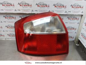 O173080 Gebruikte achterlicht links Audi A4