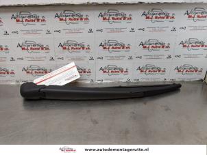 O173097 Gebruikte ruitenwisserarm achter Fiat 500