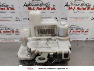 O173098 Gebruikte portierslot mechaniek 2deurs rechts Fiat 500