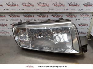 O173106 Gebruikte rechter koplamp Skoda Fabia