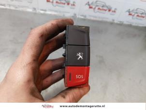 O173123 Gebruikte sos knop Peugeot 508