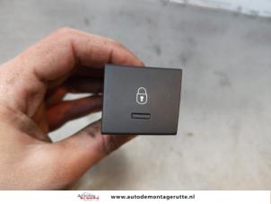 O173122 Gebruikte centrale deurvergrendeling schakelaar Peugeot 508