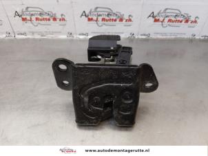 O173232 Gebruikte achterklep slotmechaniek Hyundai Santafe