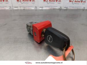 O173275 Gebruikte portierslot cilinder links Opel Astra
