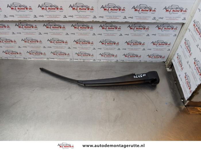 Gebruikte Ruitenwisserarm achter Skoda Fabia O173313