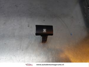 O173334 Gebruikte schakelaar achteruitverwarming Hyundai Santafe