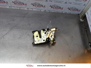 O173357 Gebruikte slotmechaniek portier 4deurs links-voor Daewoo Kalos