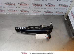 O173375 Gebruikte deurgreep 4deurs links-voor Peugeot 307