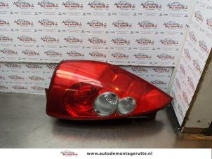 O173388 Gebruikte achterlicht links Mazda 5.
