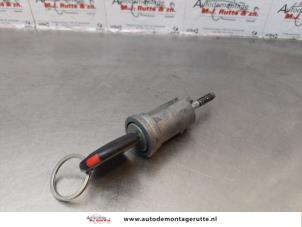 O173472 Gebruikte sleutel+contactslot Opel Agila