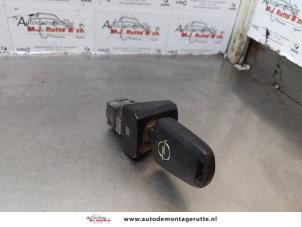 O173482 Gebruikte cilinderslot portier links Opel Corsa