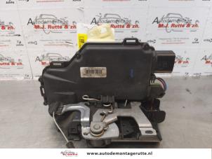 O173609 Gebruikte deurslot mechaniek 2deurs rechts Volkswagen Golf