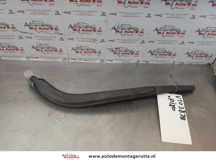 Gebruikte Ruitenwisserarm achter Nissan Pixo O173623