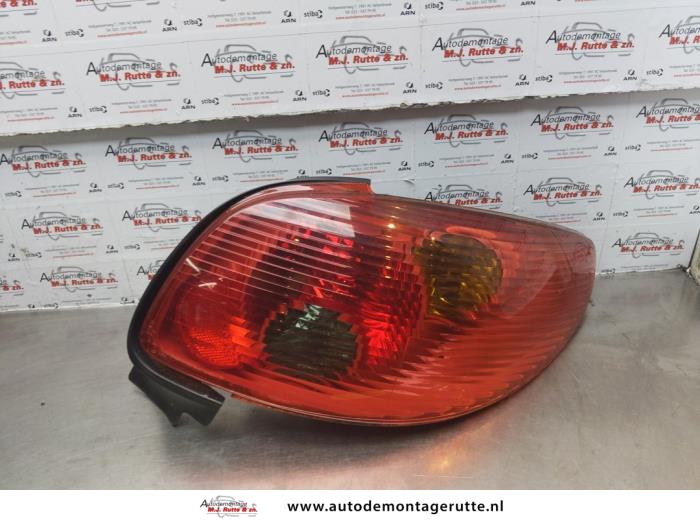 Gebruikte Achterlicht rechts Peugeot 206 O173640