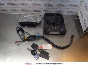 O173642 Gebruikte kontaktslot + computer Peugeot 206