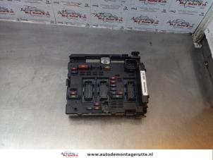 O173656 Gebruikte zekeringkast Peugeot 206