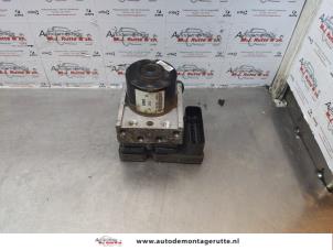 O173670 Gebruikte abs pomp Nissan Pixo