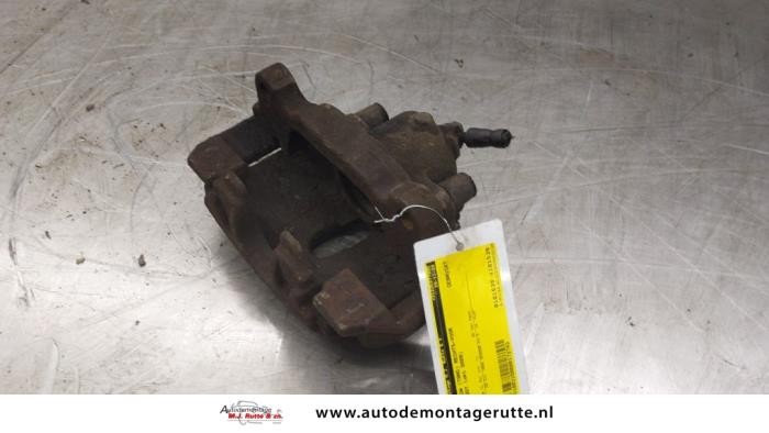 Gebruikte Remklauw (Tang) rechts-voor Volkswagen Caddy O173743