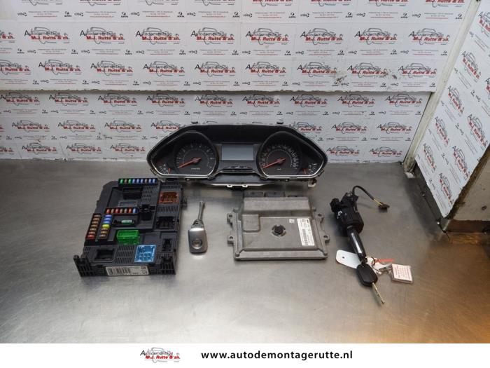 Gebruikte Contactslot + computer Peugeot 208 O173765