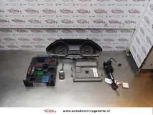O173765 Gebruikte contactslot + computer Peugeot 208
